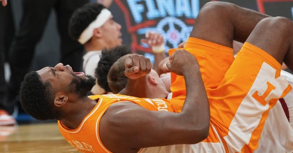 Tennessee’s Jaylen Carey ’got popped in the mouth’ and got going against Iowa State