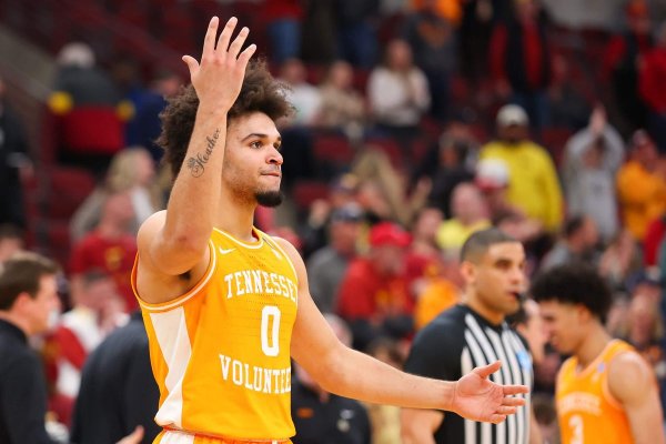 Men’s March Madness Elite 8 watch guide: Schedule for Michigan-Tennessee, Duke-UConn