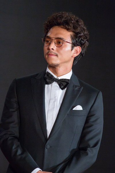 満島真之介