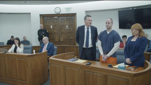 Trial date set for former 'American Idol' contestant charged with murder