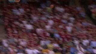 Mo Williams Hits a Buzzer Beater From the Opponents' 3-Point Line