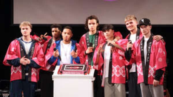 英で大人気・Ｄｅｃｅｍｂｅｒ　１０、日本初ショーケースで黄色い声援「日本に僕たちのファンがいたなんて信じられない」|au Webポータル