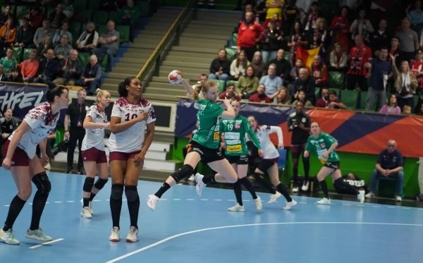 デンマークのビボルHK（Viborg HK）が準々決勝第1戦で完勝し、準決勝進出に近づいた。ビボルは21日（現地時間）、デンマーク·ビボルのBiocirc Arenaで行われた2025/26EHF女子.. - MK