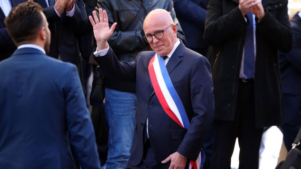 Pourquoi les maires tout juste élus pourraient rester en poste plus longtemps que prévu