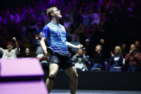 Alexis Lebrun s'impose  face à Thibault Poret dans un duel 100 % français et file en quarts de finale de la Coupe du monde