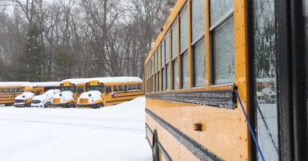 Some Minnesota schools announce closings, virtual learning on Thursday due to snow