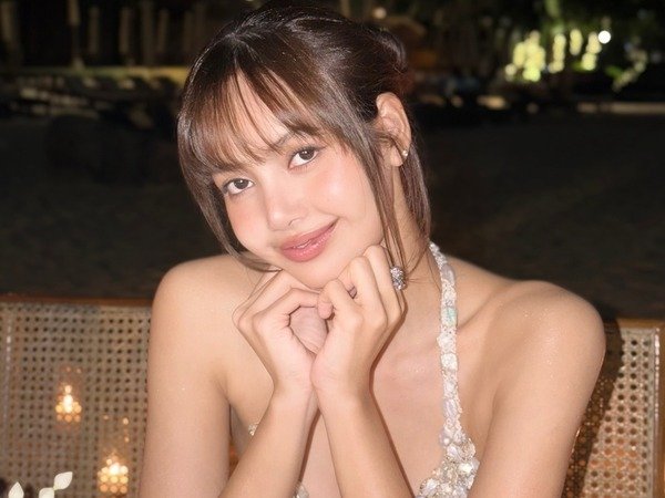 こんなに見せていいの？BLACKPINK・リサ、“肌見せ全開”の海辺ショットで圧巻スタイル「すごすぎ」 | RBB TODAY