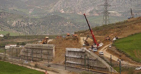La falta de AVE de Madrid a Málaga llega a Bruselas: el PP exige medidas urgentes para proteger a los viajeros