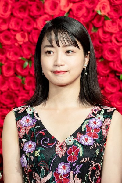 深川麻衣