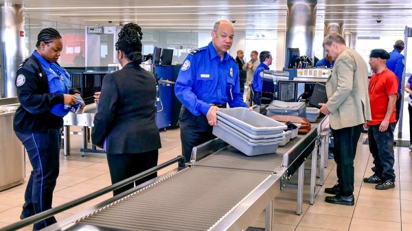 TSA’s “New” Bag Rule At U.S. Airports Isn’t Flying With Travelers