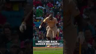 Xander Bogaerts gets a standing ovation in the 1st game he's played at Fenway since leaving Boston 👏