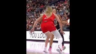 Aaliyah Nye freezes Lexie Hull with the nice hesi-move