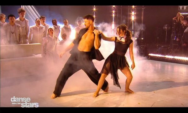 Danse avec les stars 2026 - Sur un jazz contemporain, Juju Fitcats et Jordan Mouillerac – "Elastic Heart" de Sia - Danse avec les stars | TF1+