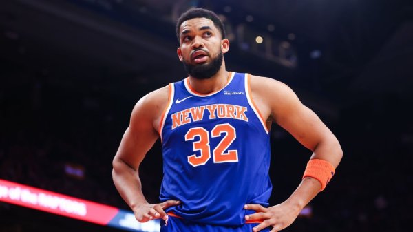 Knicks' Towns ruled out vs. Bulls with right elbow injury