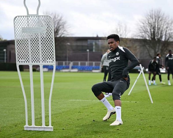 Training gallery: Chelsea train on Good Friday