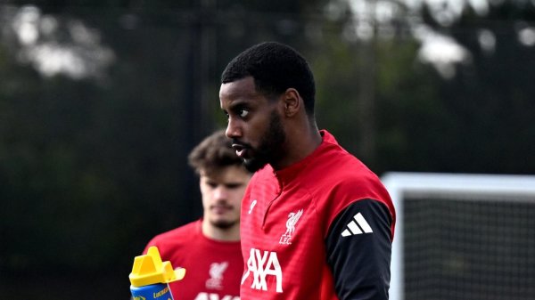 Arne Slot explains Alexander Isak absence for Man City v Liverpool - Liverpool FC