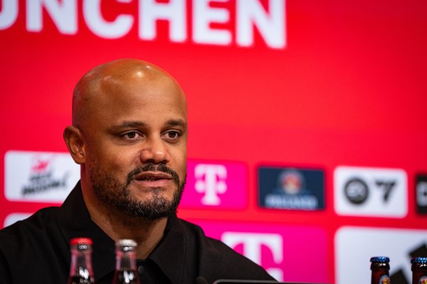 Bayern Munich boss Vincent Kompany gives full squad update ahead of SC Frieburg tilt