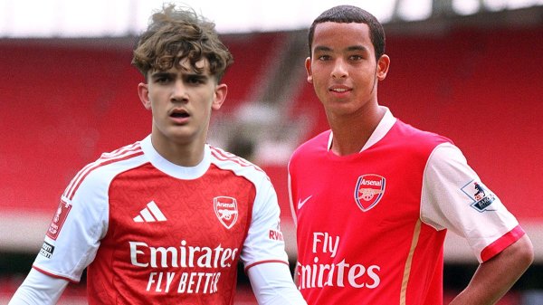 Theo Walcott has shared Arsenal regret and Dowman advice after Chelsea rejection