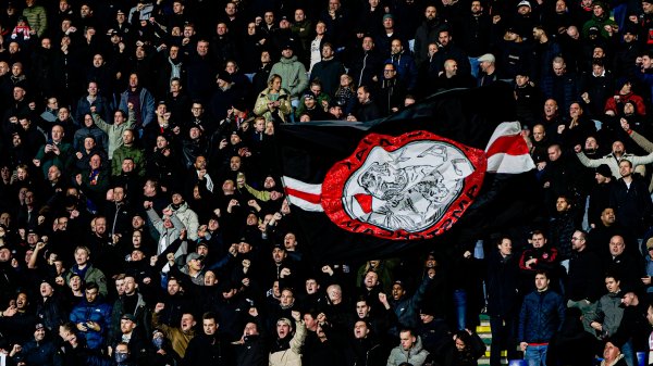 「アヤックスのファンの4分の3が、彼の契約更新に反対している」 | Goal.com 日本