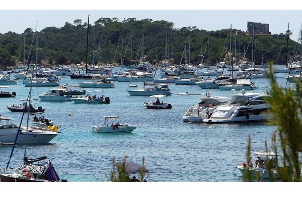 Réglementation : Porquerolles 2028, vers les mouillages  organisés