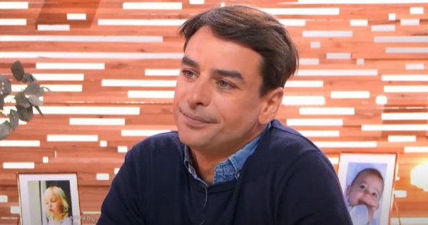 "On partage notre vie entre les Landes, la Bretagne et la Normandie" : Julian Bugier (45 ans) et sa femme Claire Fournier (53 ans) vivent loin des plateaux télé