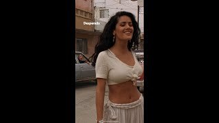 Salma Hayek moves, the world reacts