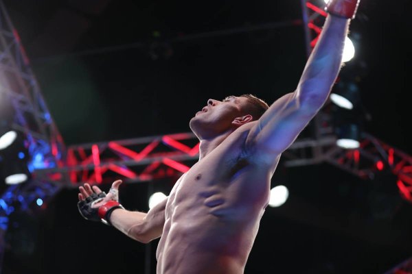 Этин Юинг − Рафаэль Эстевам: прогноз и ставка на бой турнира UFC Fight Night 272 — 5 апреля 2026