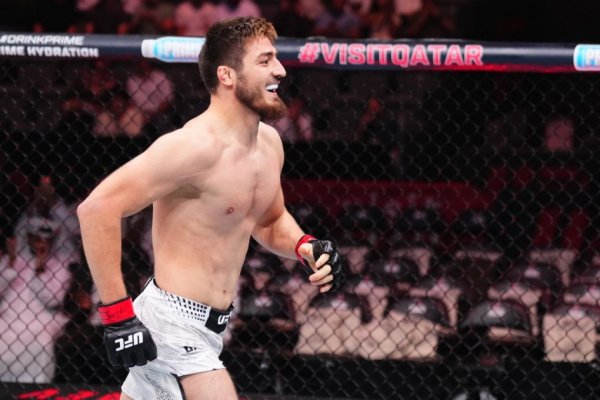 Два финиша за 63 секунды. Яхьяев — самый угрожающий проспект UFC из России