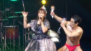 藤本美貴、41歳の誕生日ライブに夫・庄司智春サプライズ登場“全力オタ芸”披露！ 横澤夏子＆二瓶有加ら豪華ゲストも登場