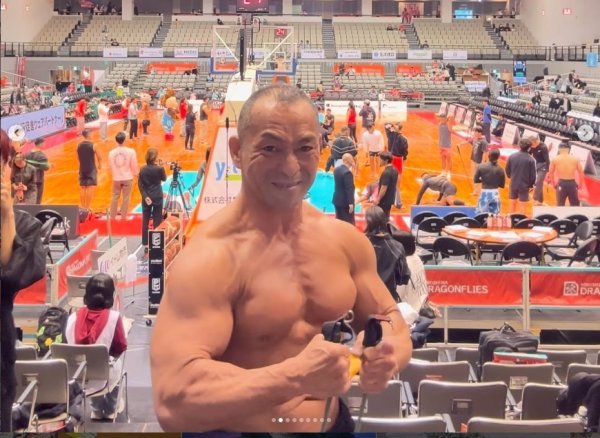 バスケのコートがマッチョで埋まる！　広島ドラゴンフライズがボディビルダーとコラボ 日本屈指のマッスルエンターテイナーも参戦（VITUP!） - Yahoo!ニュース