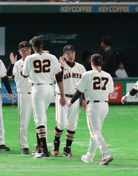 【巨人】阿部慎之助監督「あまり状態が良くなかったので」抹消のハワードは右アキレス腱炎 - プロ野球写真ニュース : 日刊スポーツ