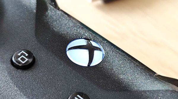 Delisted Xbox 360 games briefly reappear on the Xbox Store &mdash; Microsoft prepares backward compatibility revival