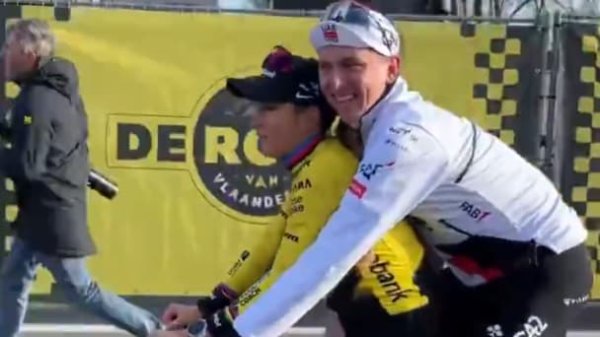 Tour des Flandres 2026: quand Pogacar part en balade avec Ferrand-Prévot sur son propre vélo... et lui déconseille de regarder sa course