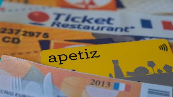REPORTAGE. "D&eacute;penser 14 euros pour manger, ce n'est pas possible" : la r&eacute;forme des titres-restaurant salu&eacute;e par les consommateurs, mais boud&eacute;e par les restaurateurs