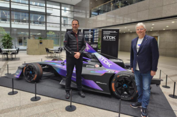 レース車技術生かす…TDK・ポルシェ、提携の経過報告で強調したこと ニュースイッチ by 日刊工業新聞社