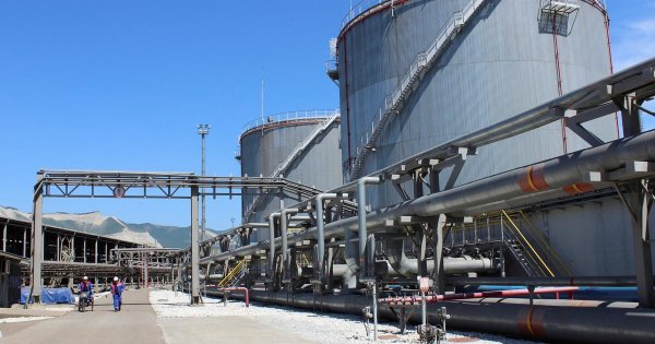 Le terminal pétrolier de Novorossiisk en flammes : l’Ukraine vise les “profits exceptionnels de Moscou”