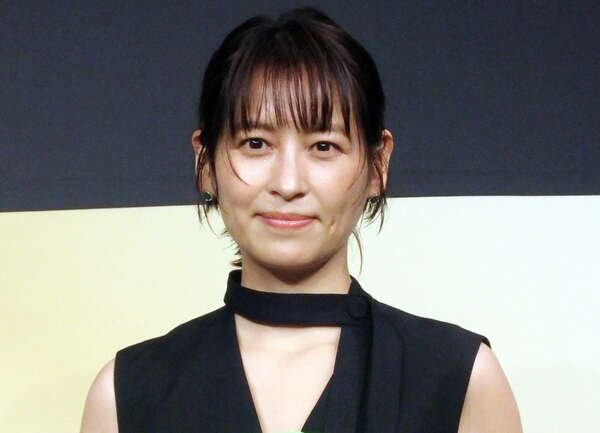 青木裕子　長男中学入学式「目立たないで」とお願い→卒業式と同じコーデ　首元スカーフで「少し華やか」に|au Webポータル