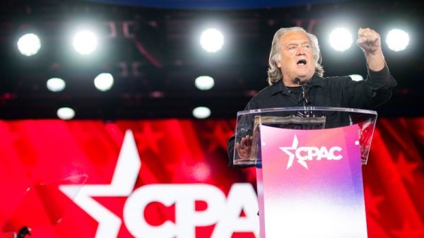 Supreme Court clears path for Trump’s DOJ to dismiss criminal case against Steve Bannon | CNN Politics