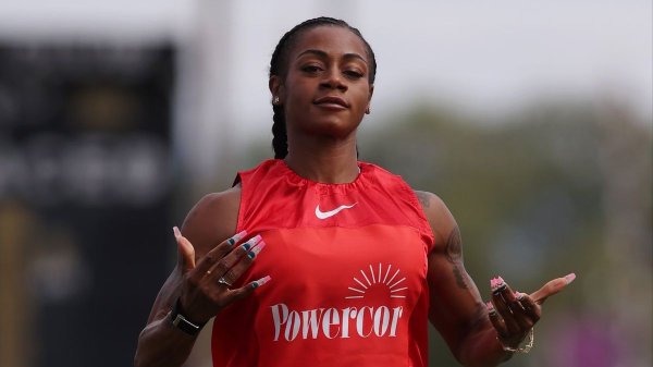 American sprinter produces ’extraordinary’ feat to smash world record