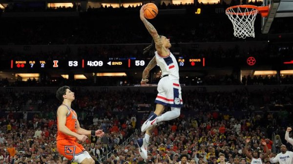 Facing Michigan’s ‘Monstars,’ UConn finds itself in the unlikely position of underdog | CNN