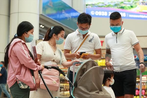 ハノイ：新型コロナ感染者17人増、新変異株「セミ」に警戒［社会］