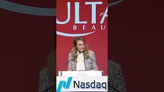💅🏼 Kecia Steelman, President & CEO of Ulta Beauty takes the Nasdaq podium for the 35th Anniversary
