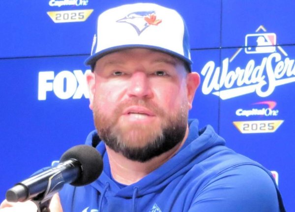 ブルージェイズ　シュナイダー監督が激高して退場　ガーズマンのボーク判定に　帽子たたきつけ、球審と距離２０センチでまくし立てる　本拠地が大歓声/デイリースポーツ online