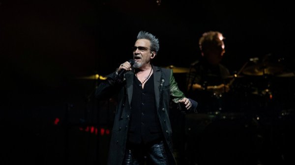 "Il n’a pas pu terminer le titre Caruso" : victime d’une extinction de voix, Florent Pagny annule son troisième concert ce mardi au Zénith