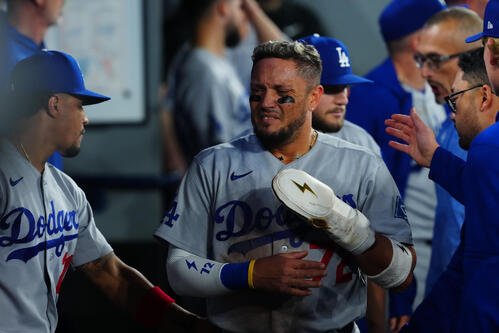 父が急逝…ドジャース・ロハス出場決断への思い「僕がプレーするのをとても楽しみに…」 - ＭＬＢ : 日刊スポーツ