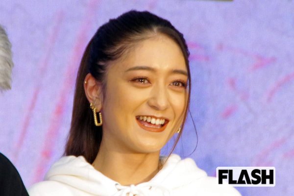 みちょぱ、出産前にハワイ旅行で “マタ旅” めぐる議論勃発…「妊娠中は何が起こるかわからない」Xでは苦言も - Smart FLASH/スマフラ[光文社週刊誌]