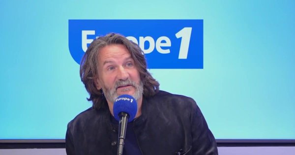 "On servait de la vodka dans les loges" : Frédéric Beigbeder se souvient de son passage calamiteux dans "Tout le monde en parle" avec Thierry Ardisson