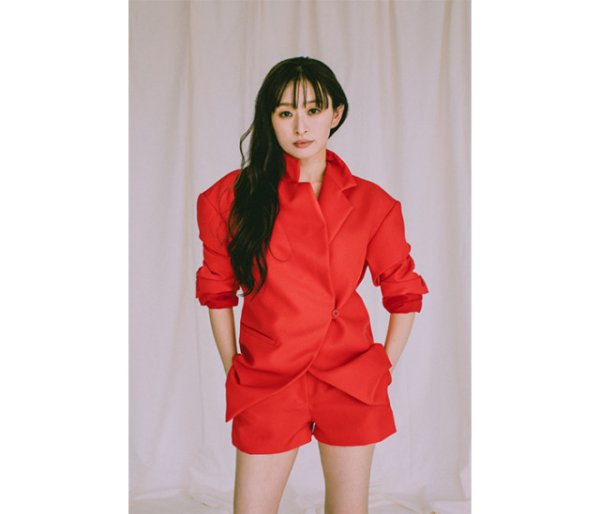 30周年を迎える島袋寛子、新ビジュアル写真公開＆SNS開設！（WWSチャンネル）｜ｄメニューニュース