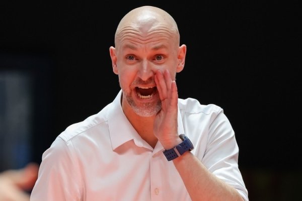 Казань сравняла счёт в серии с «Локо»: Вербов захвалил соперника и ждёт ада в Новосибирске, а Пламен не пожал руку Кургузову