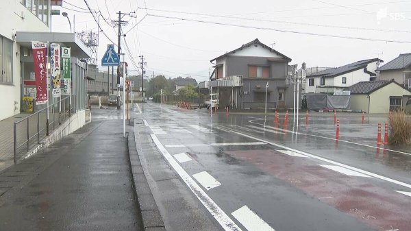 「金を出せ」路上で刃物で脅され現金など入ったバッグ奪われる強盗事件発生 犯人の男3人逃走中＝静岡・森町 | TBS NEWS DIG